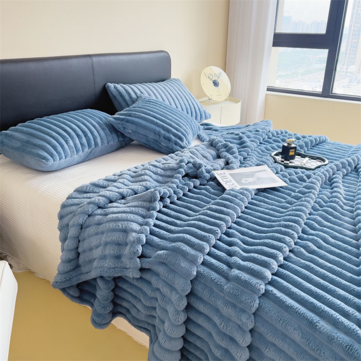 couverture bleu foncé
