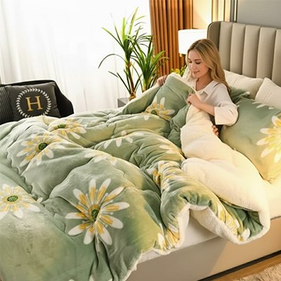 couverture-grandes-marguerites-jaunes-et-blanches-sur-fond-vert-pastel